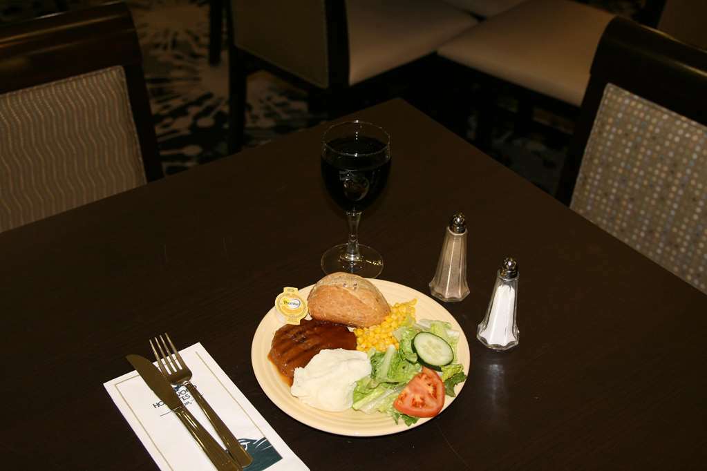 Homewood Suites By Hilton Cedar Rapids-North Restaurang bild